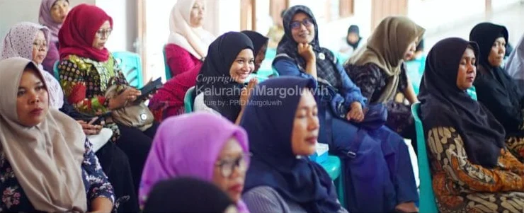 Anggota UMKM menghadiri pengukuhan / Members attending the inauguration